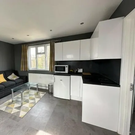 Rent this studio apartment on College Park Close in London, SE13 5EZ