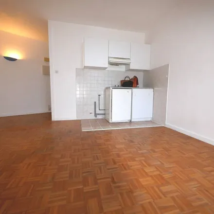 Rent this 1 bed apartment on Résidence de France in Rue Voltaire, 76600 Le Havre