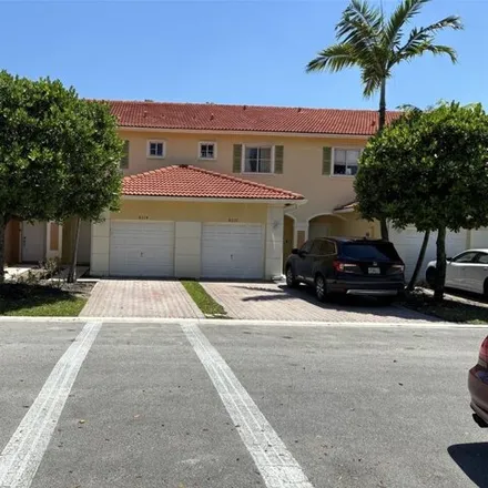 Buy this 3 bed townhouse on 8202 SantaMonica Terrace in Tamarac, FL 33321