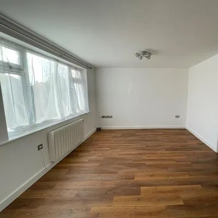 Image 7 - 15 Hillside Road, Burnham-on-Crouch, CM0 8EY, United Kingdom - Apartment for rent