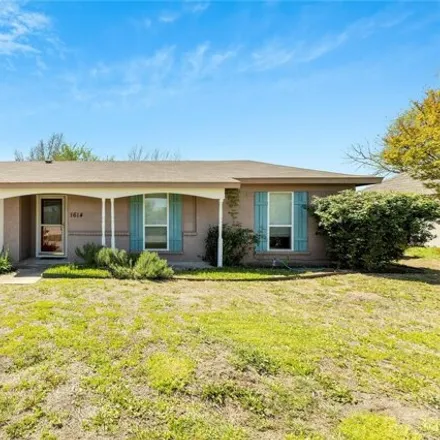 Rent this 3 bed house on 1638 Meridian Way in Garland, TX 75040
