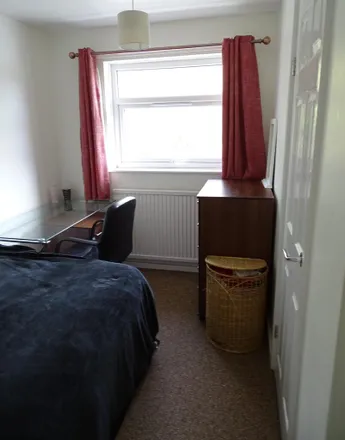 Rent this 5 bed townhouse on Bates Green in Norwich, NR5 8YW