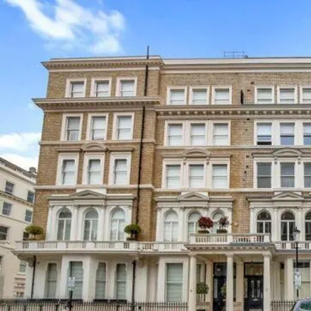 Image 8 - 7 Queen's Gate Place, London, SW7 5JN, United Kingdom - Room for rent