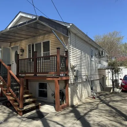 Buy this 3 bed house on 139 Bionia Avenue in New York, NY 10305