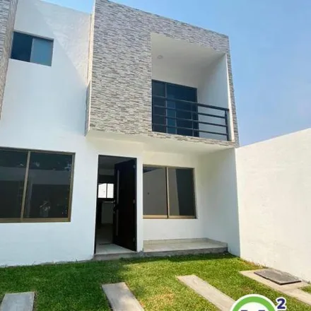 Buy this 4 bed house on Par Vial Lázaro Cárdenas in Villa de Jiutepec, 62550 Jiutepec