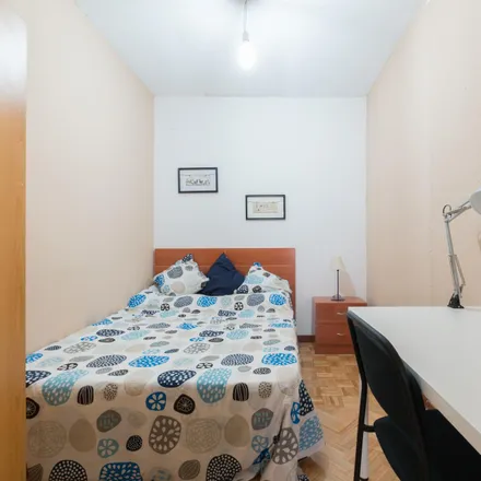 Rent this 6 bed room on Madrid in BBVA, Vía Complutense