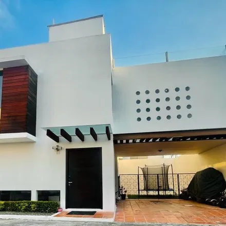 Buy this 317 bed house on unnamed road in 52104 San Mateo Atenco, MEX