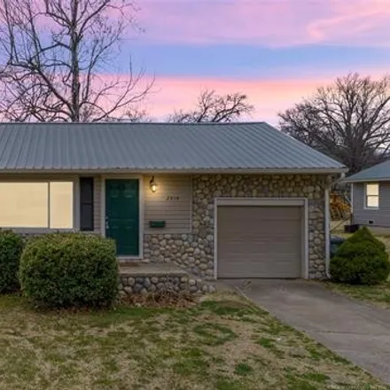 Buy this 3 bed house on 2514 South Oswego Avenue in Tulsa, OK 74114