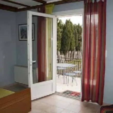 Image 1 - Avenue Alphonse Daudet, 13160 Châteaurenard, France - Apartment for rent