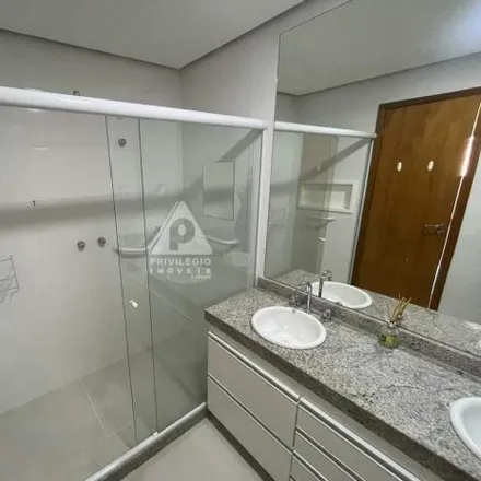 Buy this 3 bed apartment on Avenida Genaro de Carvalho 1921 in Recreio dos Bandeirantes, Rio de Janeiro - RJ