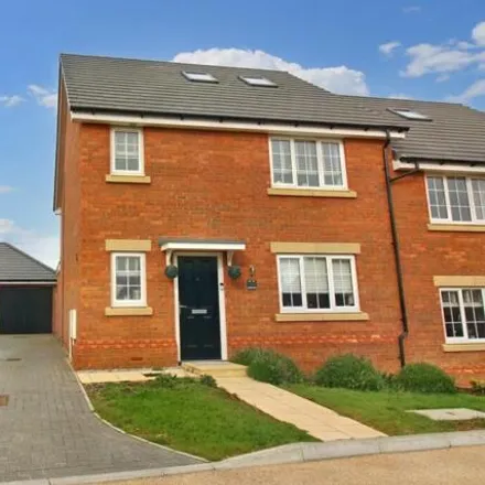 Buy this 4 bed duplex on unnamed road in Meppershall, SG17 5ST