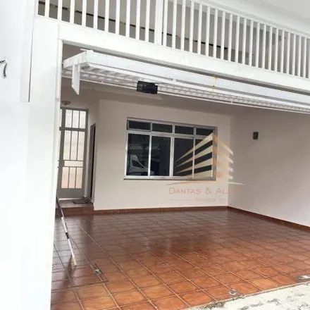 Buy this 5 bed house on Avenida das Cerejeiras 667 in Jardim Japão, São Paulo - SP