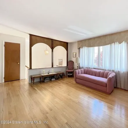 Image 6 - 459 Durant Avenue, New York, NY 10308, USA - House for sale