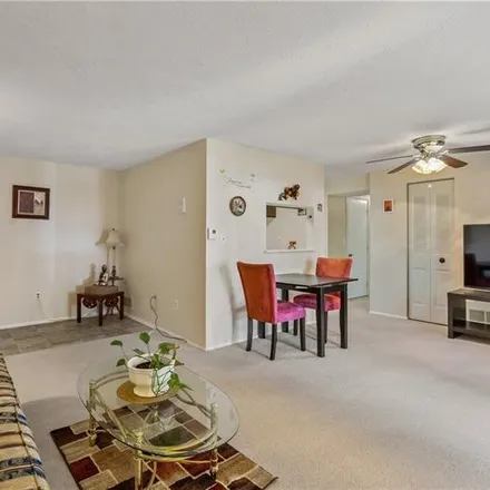 Image 3 - 951 Woodhollow Drive, Fernway, Cranberry Township, PA 16066, USA - Condo for sale