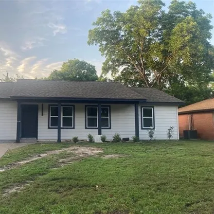 Rent this 3 bed house on 6374 Granite Street in Houston, TX 77092