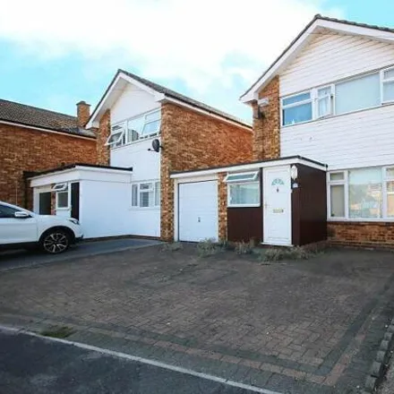 Rent this 3 bed house on Sunrise Avenue in Chelmsford, CM1 4JN