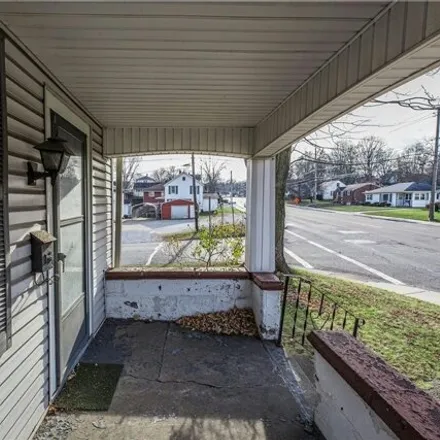 Image 5 - 189 Oakwood Street, New Portage, Barberton, OH 44203, USA - House for sale