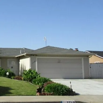 Buy this 3 bed house on 1740 Griffith Avenue in Clovis, CA 93611