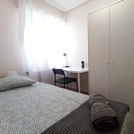 Rent this 5 bed room on Calle de Braille in 20, 28034 Madrid