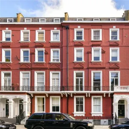 Image 2 - 16 Nevern Square, London, SW5 9NW, United Kingdom - Apartment for sale