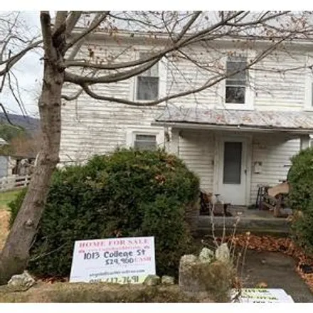 Buy this 3 bed house on 1011 College Street in Narrows, VA 24124