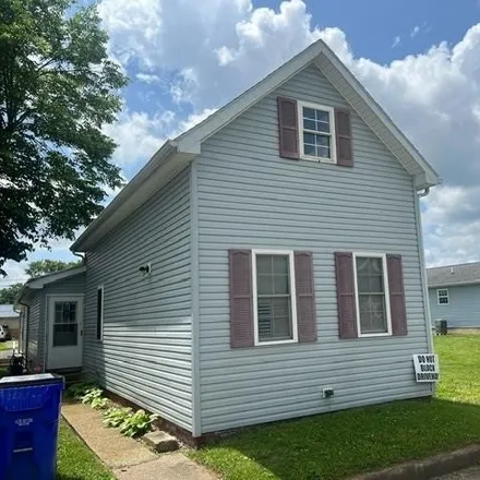 Buy this 3 bed house on 950 Akron Street in Chillicothe, OH 45601
