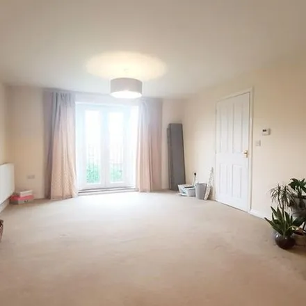Rent this 4 bed townhouse on Bristol Road in Stroud, GL2 7ND