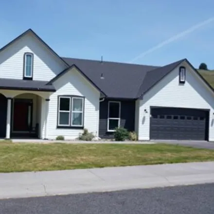 Buy this 5 bed house on 1801 Harmony Lane in Klamath Falls, OR 97601