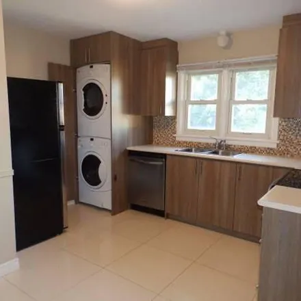 Rent this 3 bed apartment on 25 Endfield Avenue in Hamilton, ON L8T 4A5
