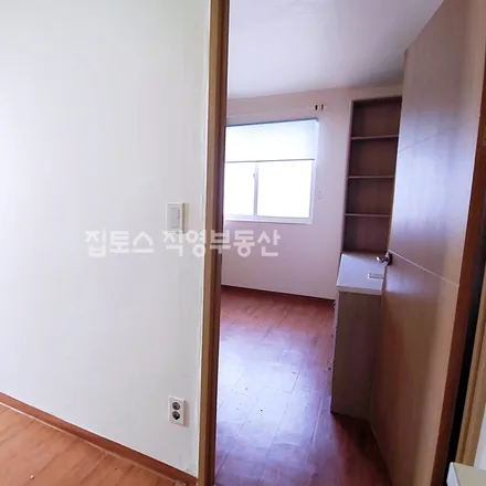 Rent this studio apartment on 서울특별시 강남구 논현동 182-5