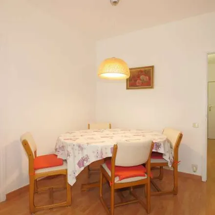 Image 2 - Carrer de Villarroel, 221, 08036 Barcelona, Spain - Apartment for rent
