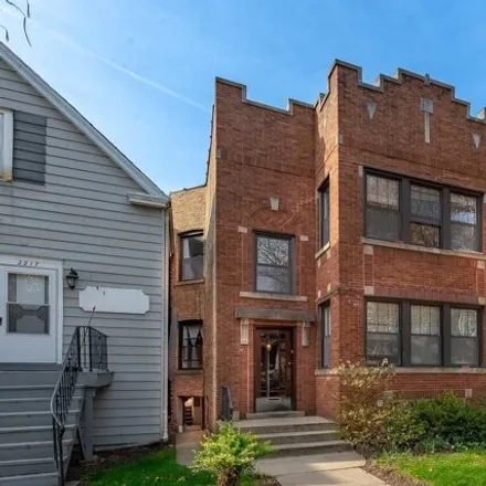 Buy this 6 bed house on 2219 West Berwyn Avenue in Chicago, IL 60625