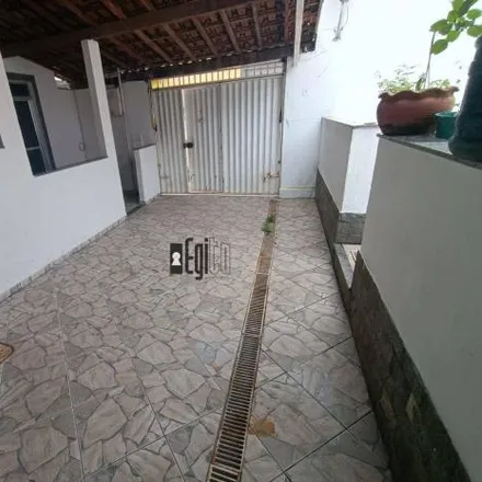 Buy this 2 bed house on Rua Marciano Pinto in Sagrado Coração de Jesus, Juiz de Fora - MG