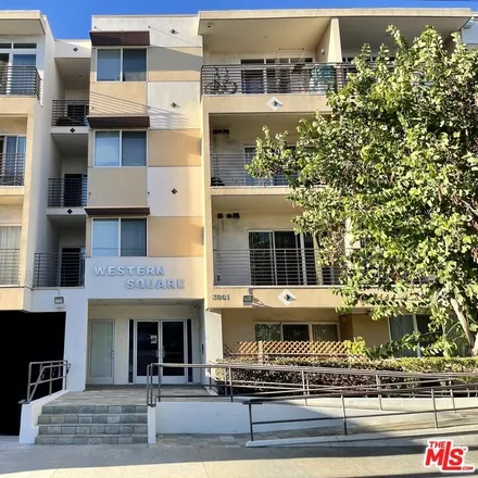 Rent this 2 bed condo on Los Angeles Elementary School in West 12th Place, Los Angeles
