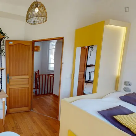 Rent this 5 bed room on 4 Villa Santos-Dumont in 75015 Paris, France