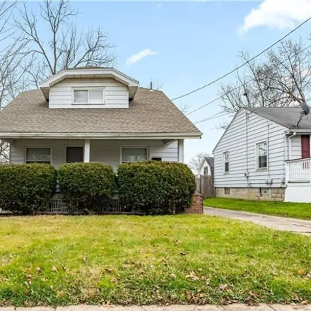 Buy this 4 bed house on 137 Carnegie Avenue in Mahoning County, OH 44515