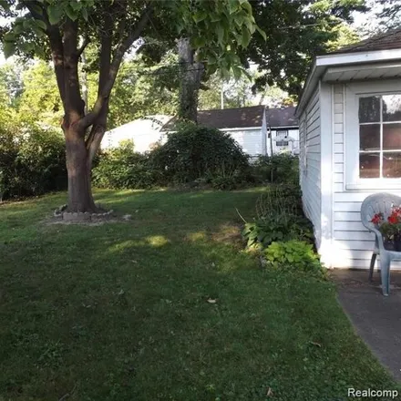 Image 5 - 15895 Fox Avenue, Redford Charter Township, MI 48239, USA - House for rent