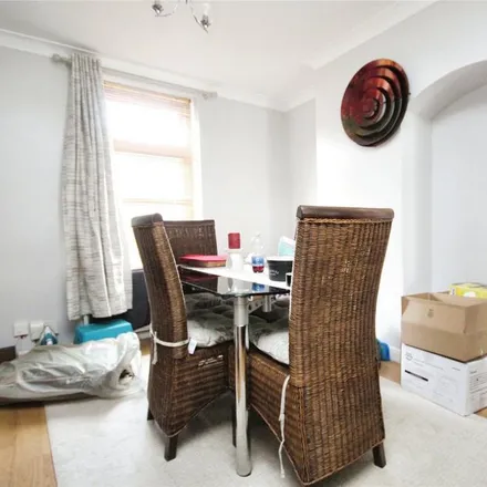 Image 4 - Ilchester Road, London, RM8 2LB, United Kingdom - Townhouse for rent