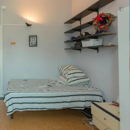 Rent this 2 bed room on Sara Assicurazioni in Viale Sarca, 187