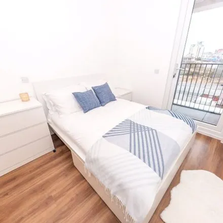 Rent this 2 bed apartment on Howard Street in Salford, M5 4SA