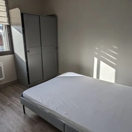 Rent this 2 bed apartment on 8 Rue Raymond Duflo in 76250 Déville-lès-Rouen, France