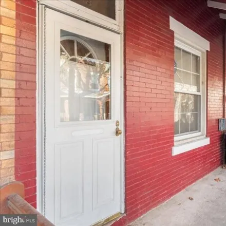 Image 3 - 1664 West Bristol Street, Philadelphia, PA 19140, USA - House for sale