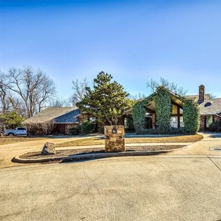 Buy this 5 bed house on Spring Creek Drive in Yukon, OK 73099