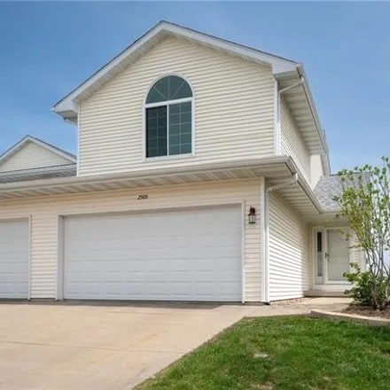 Buy this 2 bed house on 2718 Ridgeview Way in Marion, IA 52302