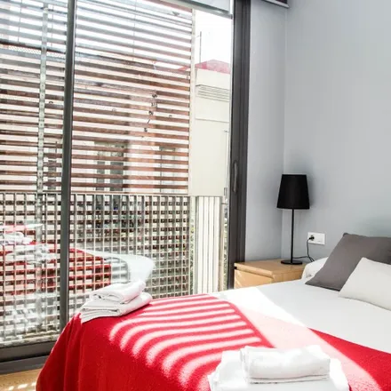 Rent this 2 bed apartment on Travessera de Gràcia in 214, 08001 Barcelona