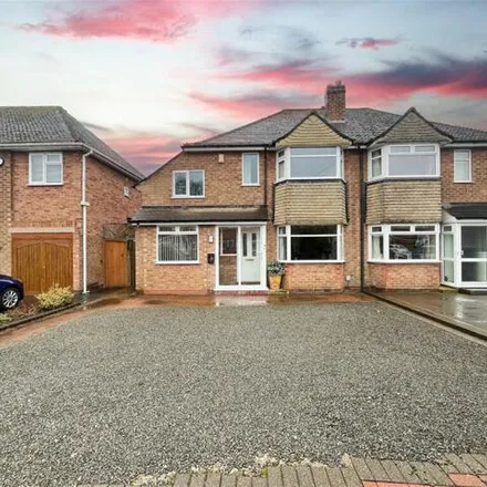 Buy this 3 bed duplex on Ufton Crescent in Sharmans Cross, B90 3RX