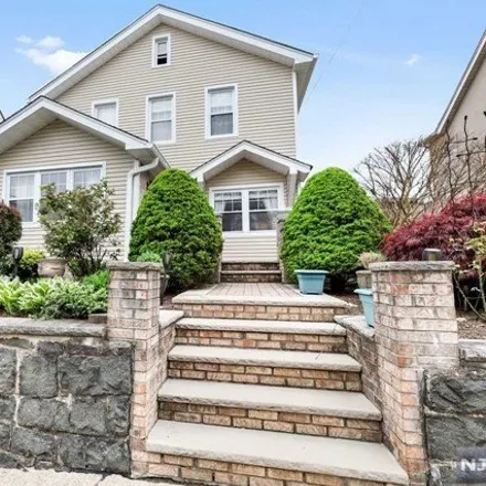 Buy this 3 bed house on Crescent Avenue in Grantwood, Cliffside Park