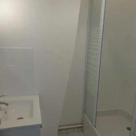 Rent this 2 bed apartment on 20 Rue Charles Paradinas in 92110 Clichy, France