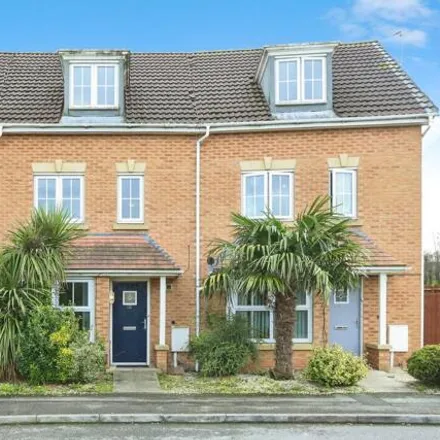 Buy this 4 bed townhouse on Brompton Road in Leicester, LE5 1PQ