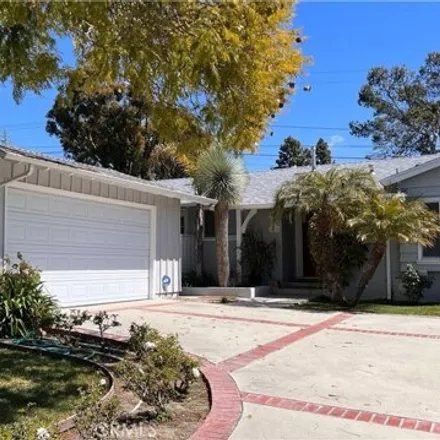 Rent this 3 bed house on 27140 Whitestone Road in Rancho Palos Verdes, CA 90275